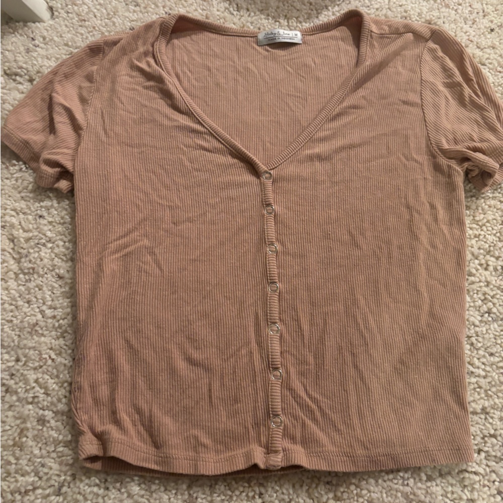Forever 21 Haley & June cropped v-neck size M good